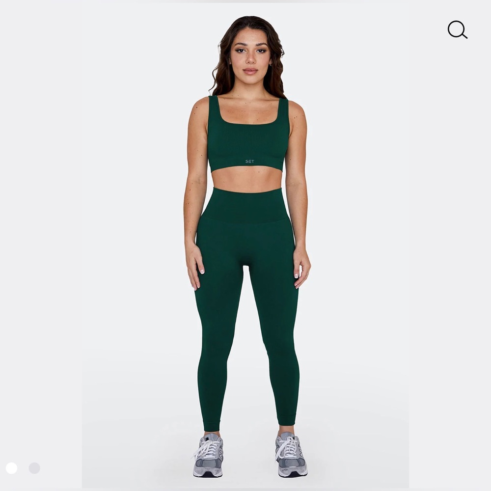 Set Active: Sports Bra and Leggings Set